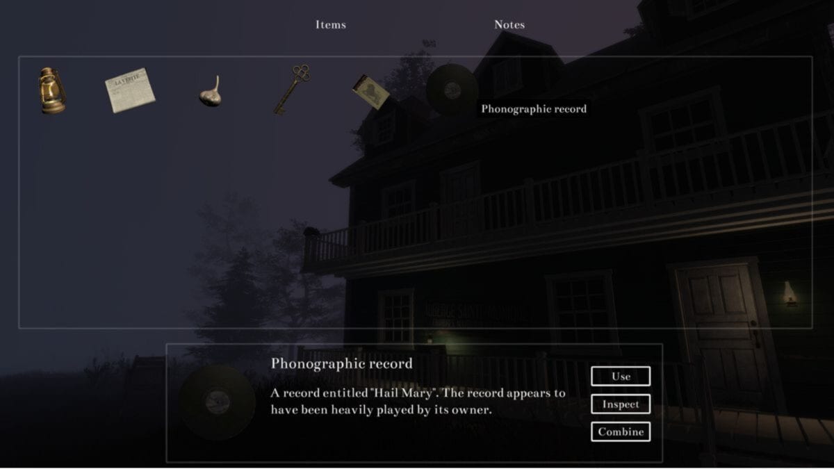 A game inventory screen shows a lantern, note, coin, key, book, and phonographic record. A description of the record appears at the bottom, with options to use, inspect, or combine it.