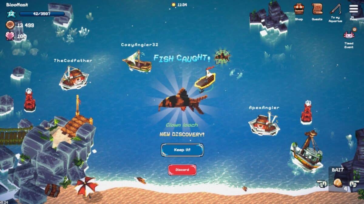 Screenshot of a fishing game showing a newly caught clown loach fish, surrounded by other player boats, with options to keep or discard the catch.